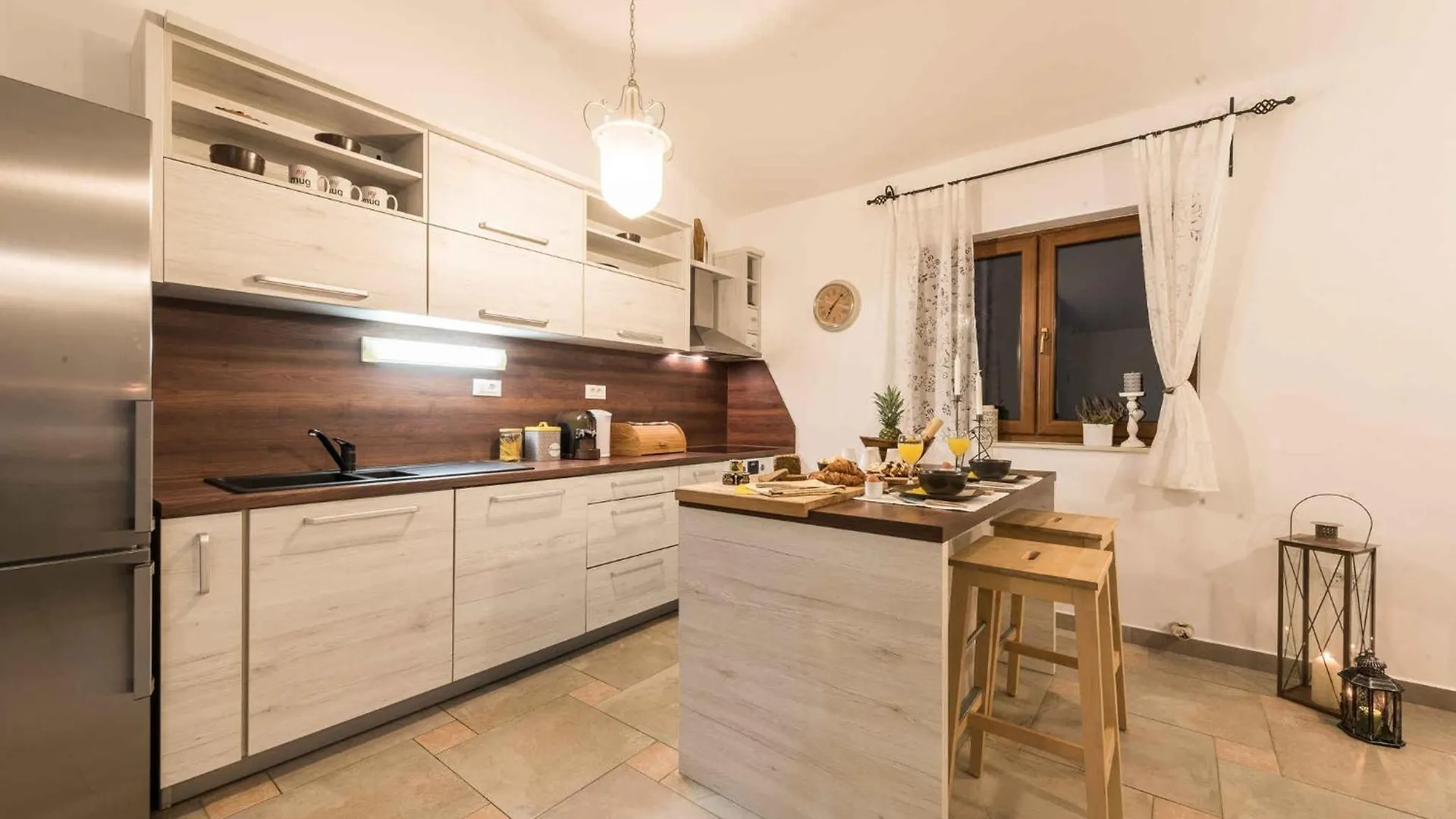 Holiday Home In Jasenice 31210  جاسينايس